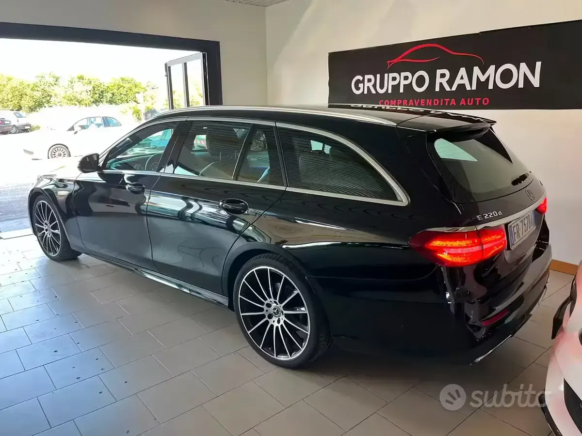 Usata Mercedes E220 Premium 194 CV (142 kW) 2018 Nero Station wagon