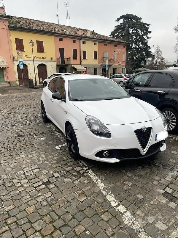 Usata Alfa Romeo Giulietta 120 CV (88 kW) 2019 Bianco Berlina