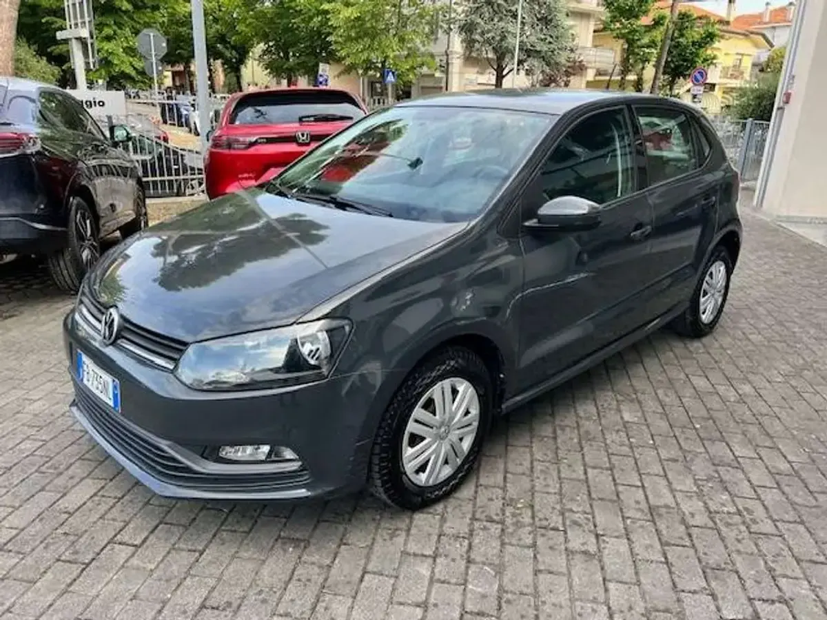 Usata VW Polo Trendline 60 CV (44 kW) 2015 Grigio Berlina