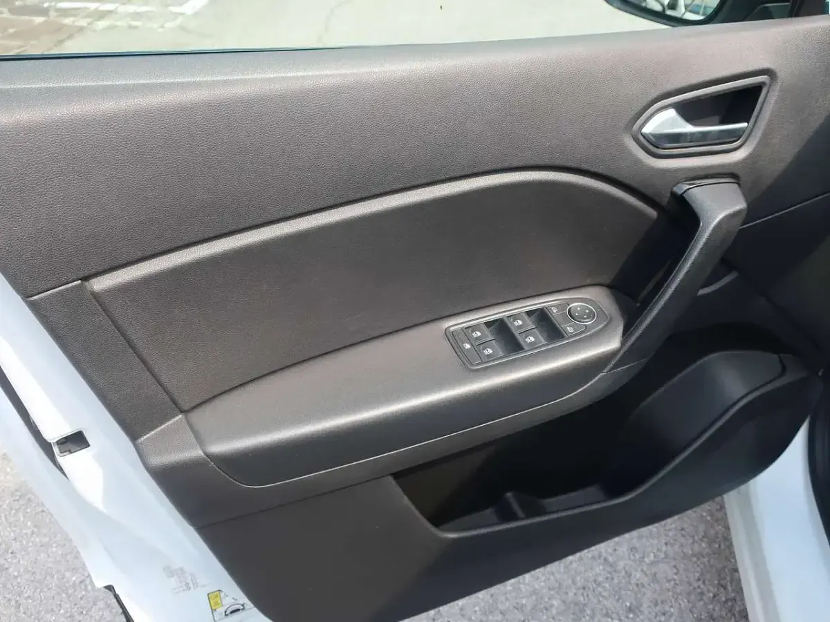 Usata Renault Captur Equilibre 101 CV (74 kW) 2023 Bianco perlato SUV