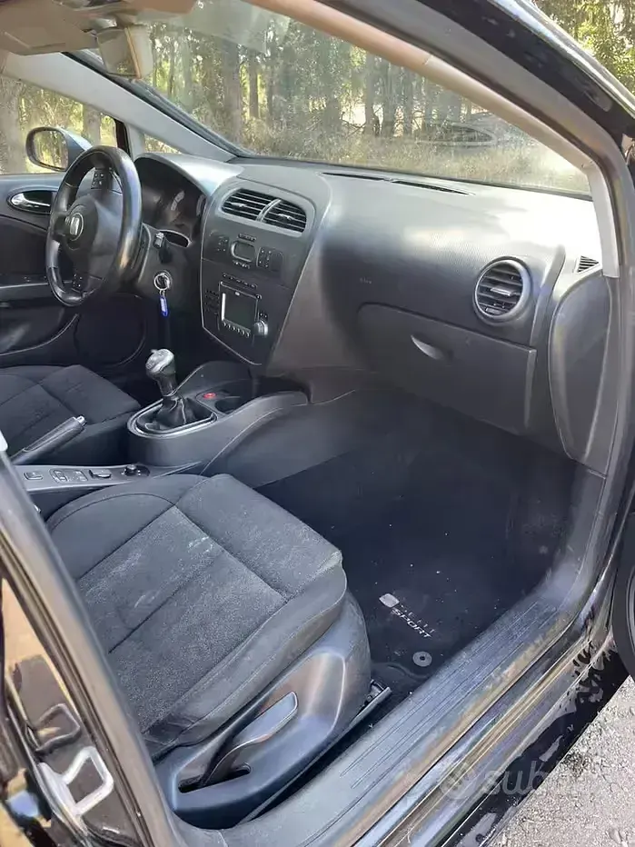 Usata Seat Leon 170 CV (125 kW) 2006 Nero Utilitaria