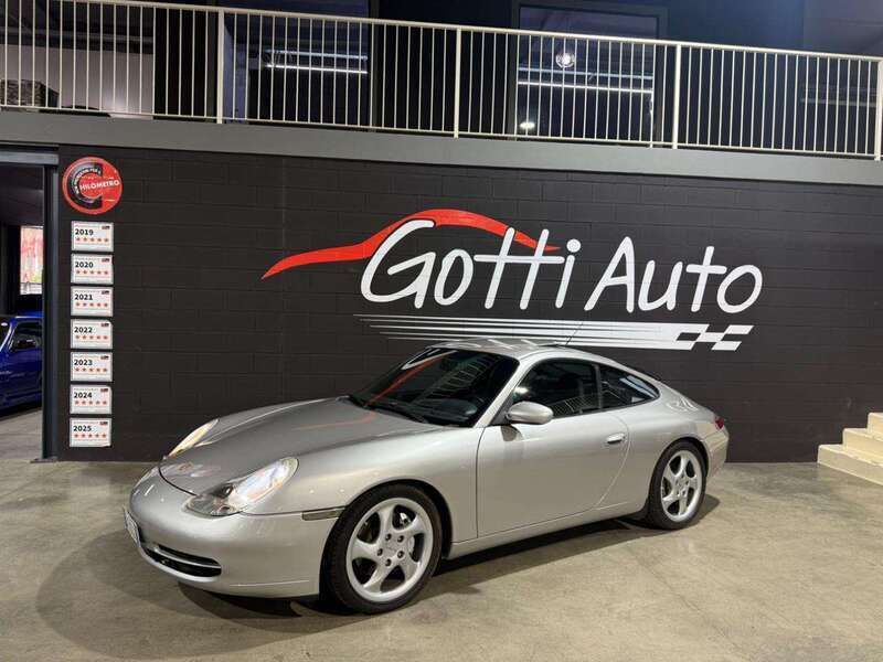 Usata Porsche 911 Carrera 4 300 CV (220 kW) 1999 Grigio Coupé