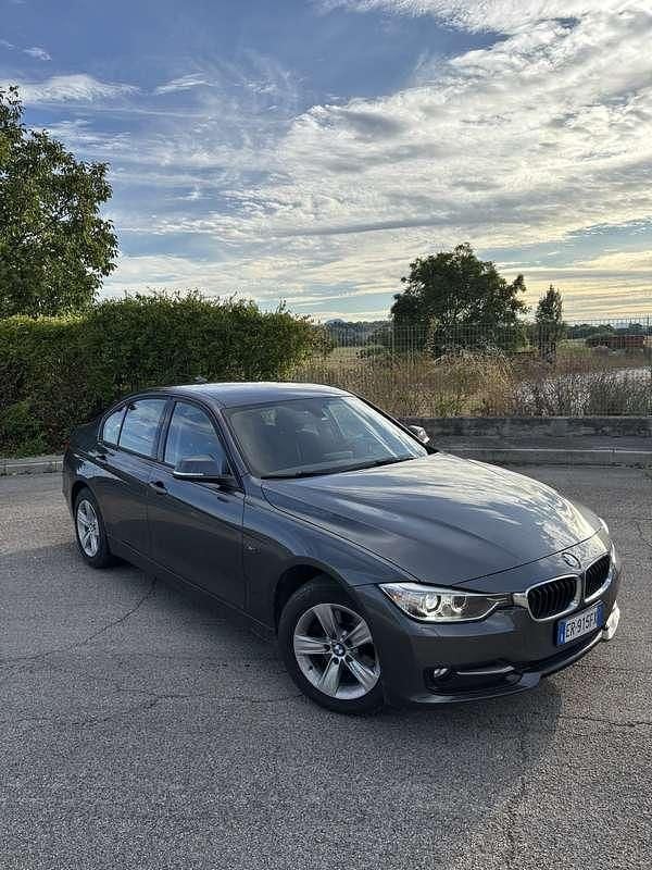 Usata BMW 320 Sport Line 184 CV (135 kW) 2013 Grigio Berlina