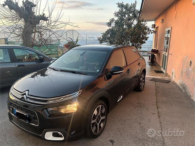 Usata Citroën C4 Cactus Shine 100 CV (73 kW) 2019 Nero Utilitaria