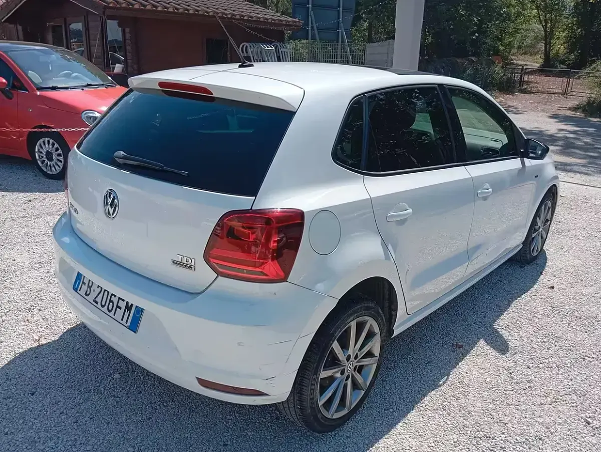 Usata VW Polo Cross 75 CV (55 kW) 2015 Bianco Utilitaria