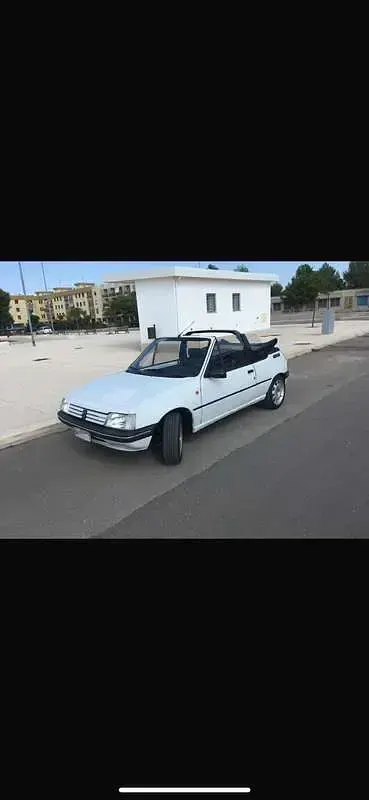 Usata Peugeot 205 54 CV (39 kW) 1989 Cabrio