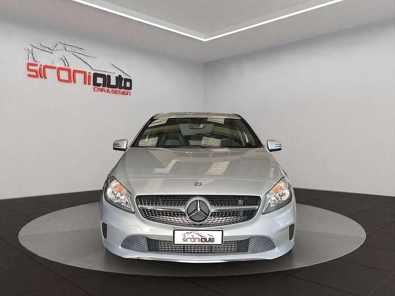 Occasion Mercedes A160 Business 102 ch (75 kW) 2017 Argent Citadine
