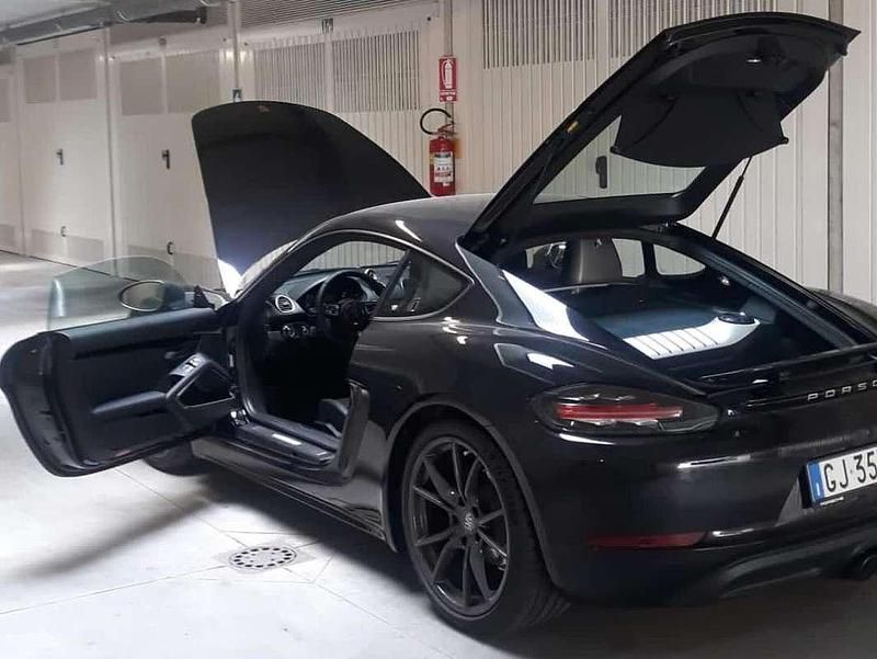 Usata Porsche 718 300 CV (220 kW) 2022 Nero Coupé