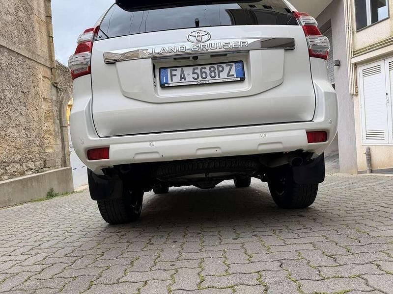 Usata Toyota Land Cruiser Lounge 190 CV (139 kW) 2015 SUV