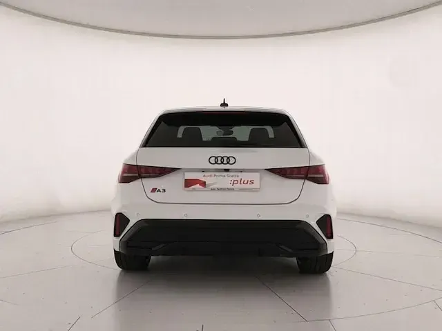Usata Audi A3 S-Line 150 CV (110 kW) 2024 Bianco arkona Berlina