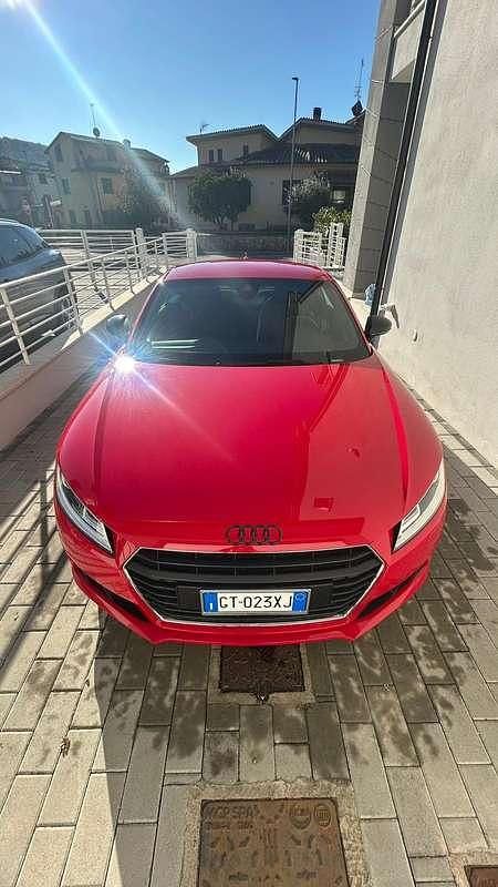 Usata Audi TT Ambiente 184 CV (135 kW) 2015 Rosso Coupé