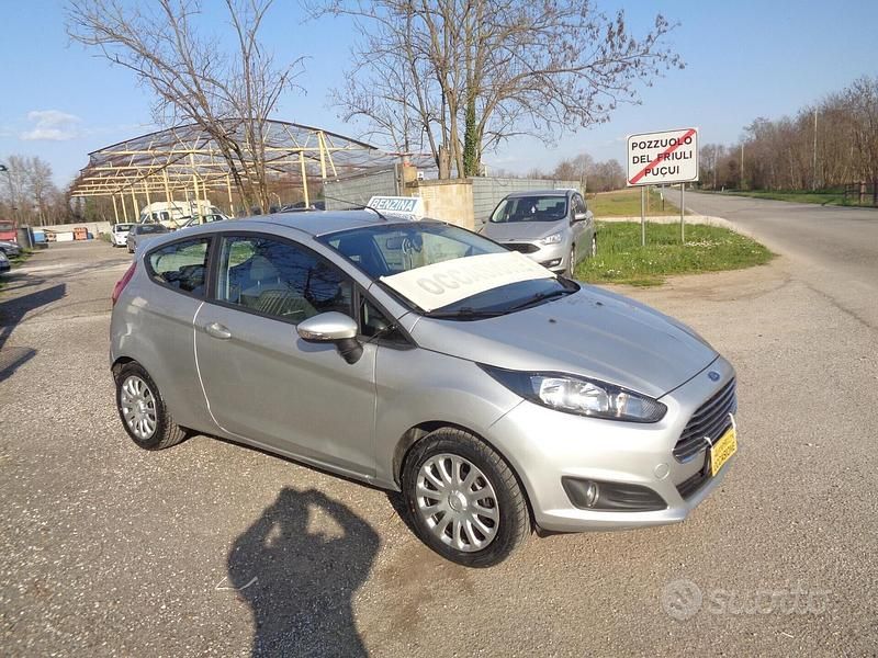 Usata Ford Fiesta Titanium 80 CV (58 kW) 2015 Grigio Berlina