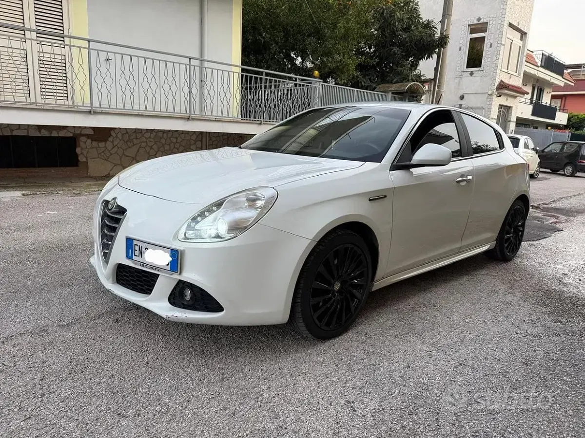 Usata Alfa Romeo Giulietta 170 CV (125 kW) 2012 Bianco Utilitaria