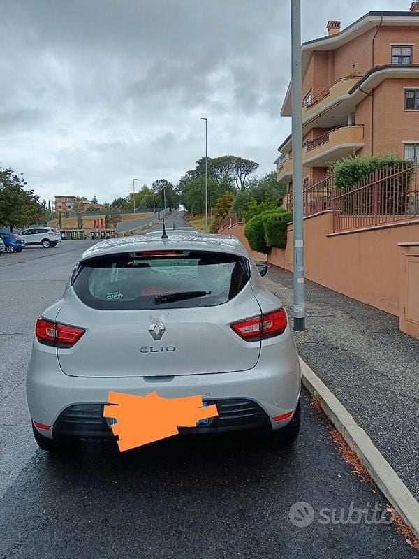 Usata Renault Clio 90 CV (66 kW) 2019 Grigio Coupé