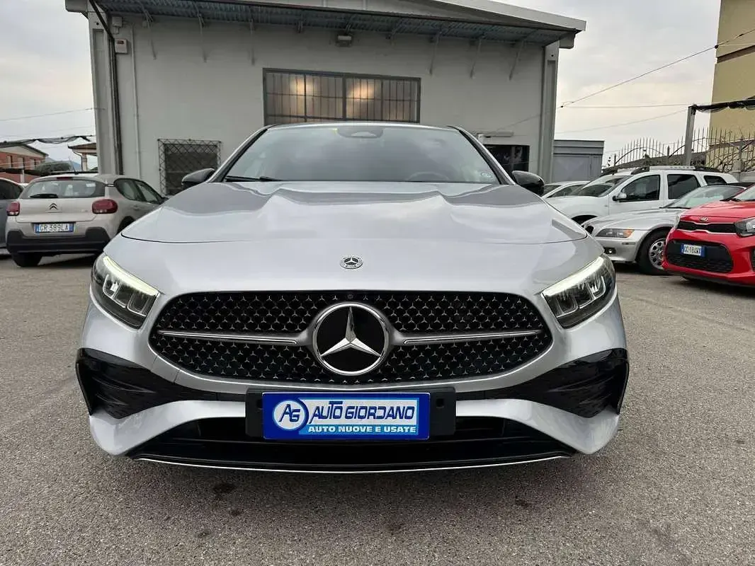 Usata Mercedes A180 AMG Line Premium Plus 116 CV (85 kW) 2023 Grigio Berlina