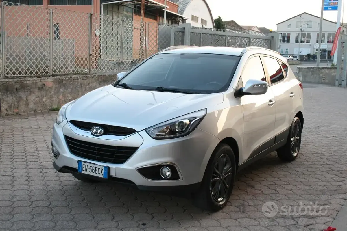 Usado Hyundai ix35 Xpossible 115 HP (84 kW) 2014 Cinzento SUV