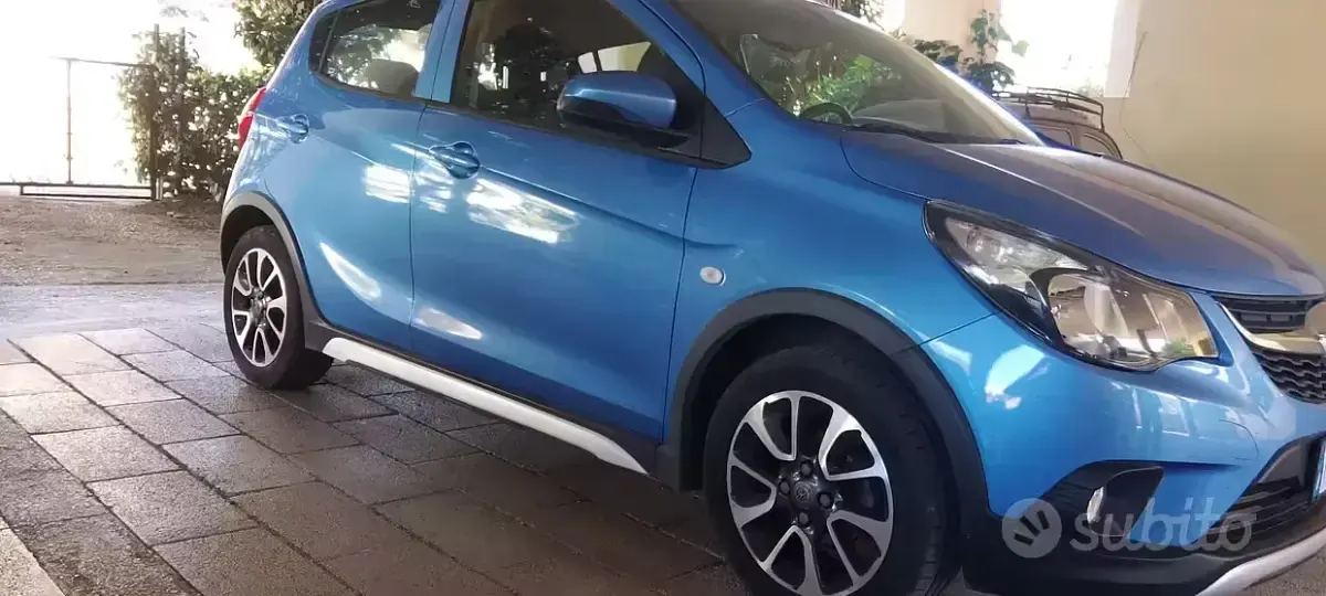 Usata Opel Karl 75 CV (55 kW) 2017 Bluazzurro Utilitaria