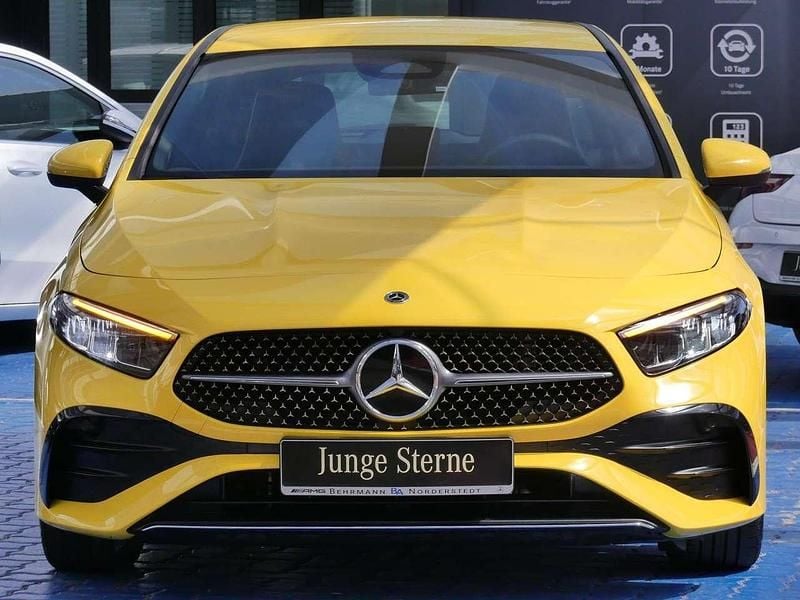 Usata Mercedes A200 AMG Line Premium Plus 163 CV (119 kW) 2024 Giallo Berlina
