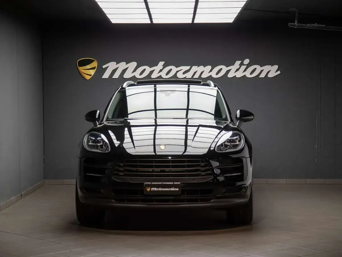 Usata Porsche Macan 245 CV (180 kW) 2020 Nero jet metallizzato SUV