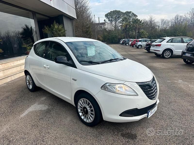 Usata Lancia Ypsilon S 95 CV (69 kW) 2015 Bianco Utilitaria