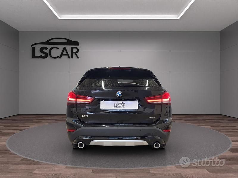 Käytetty BMW X1 xLine 190 HP (139 kW) 2021 Musta Katumaasturi