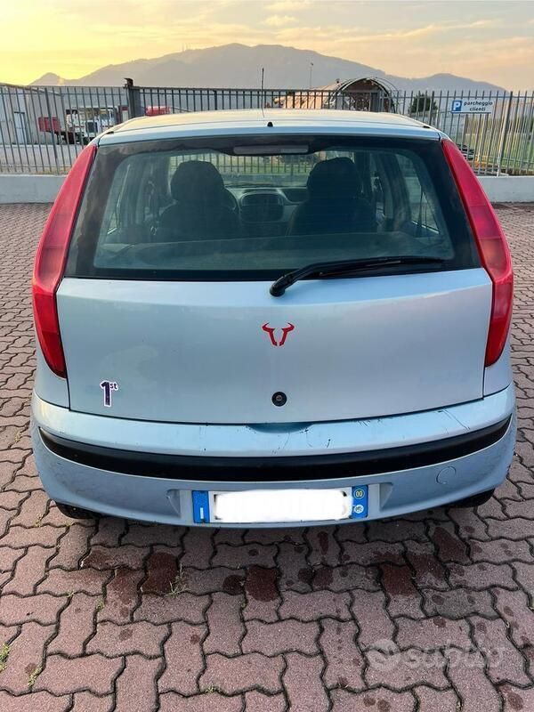 Usata Fiat Punto 80 CV (58 kW) 2001 Blu Utilitaria