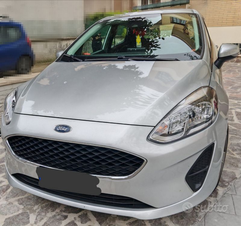 Usata Ford Fiesta 75 CV (55 kW) 2020 Grigio Utilitaria