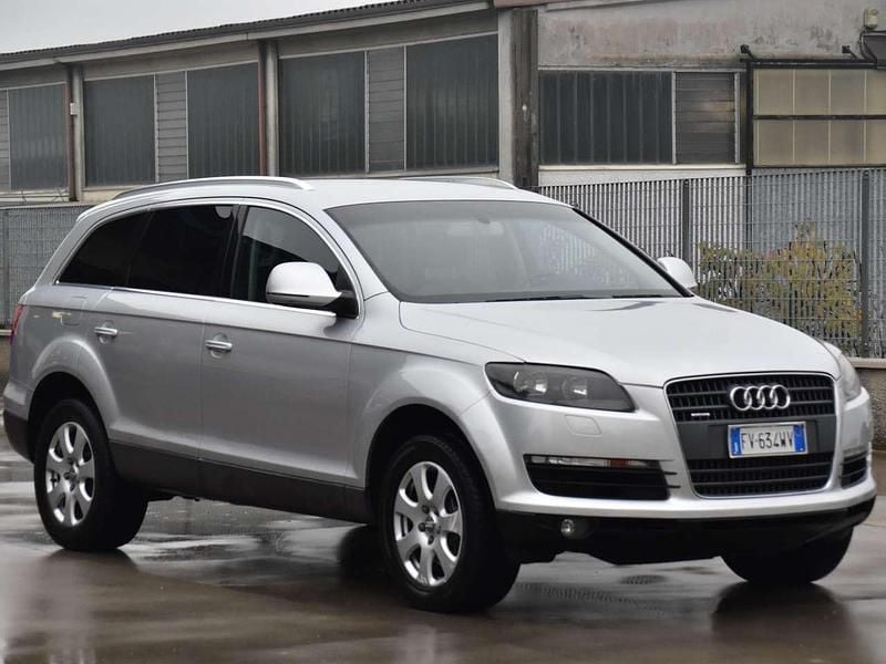 Argento Usata 2007 Audi Q7 SUV | 9900 € (Buon prezzo) - Immagine 1/4
