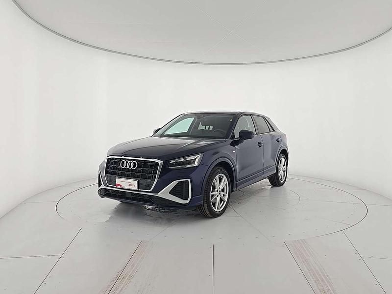 Blu navarra metallizzato Usata 2025 Audi Q2 S-Line SUV | 31.900 € (Buon prezzo) - Immagine 1/4