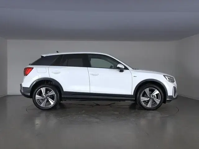 Nuova Audi Q2 S-Line 150 CV (110 kW) 2026 Bianco arkona SUV