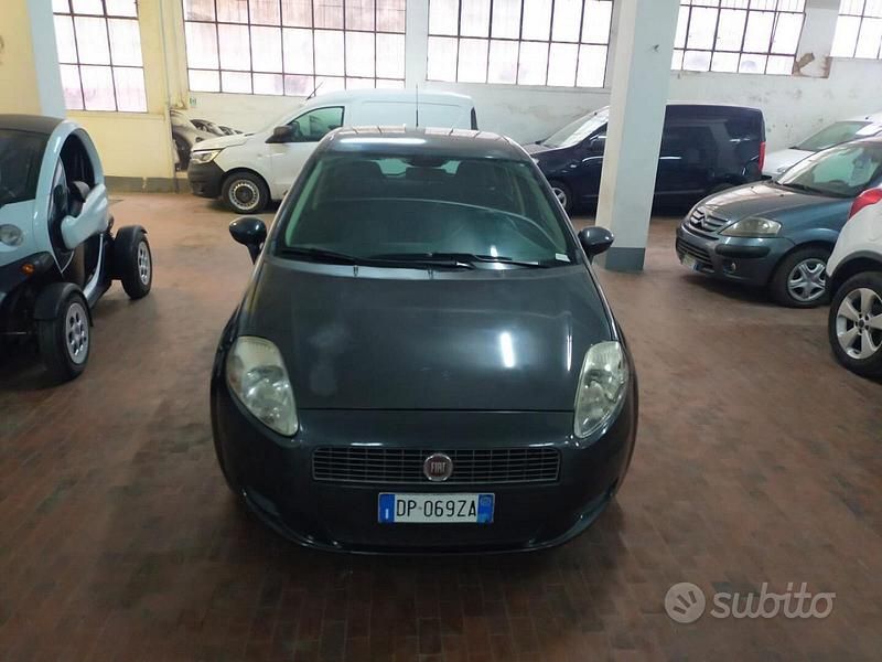 Usata Fiat Grande Punto Active 77 CV (56 kW) 2008 Nero Utilitaria