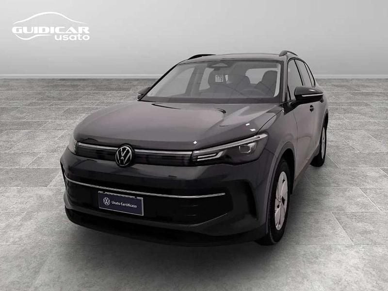 Grigio Usata 2024 VW Tiguan Life SUV | 34.900 € (Buon prezzo) - Immagine 1/4