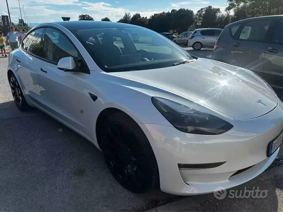 Usata Tesla Model 3 Long Range AWD 155 kW (211 CV) 2022 Bianco Berlina