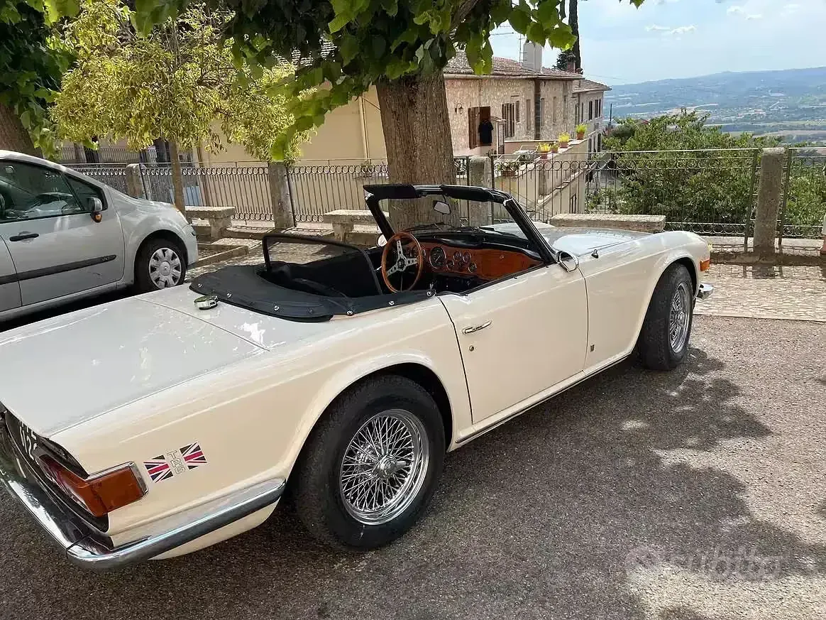 Usata Triumph 2500 1970 Bianco Cabrio
