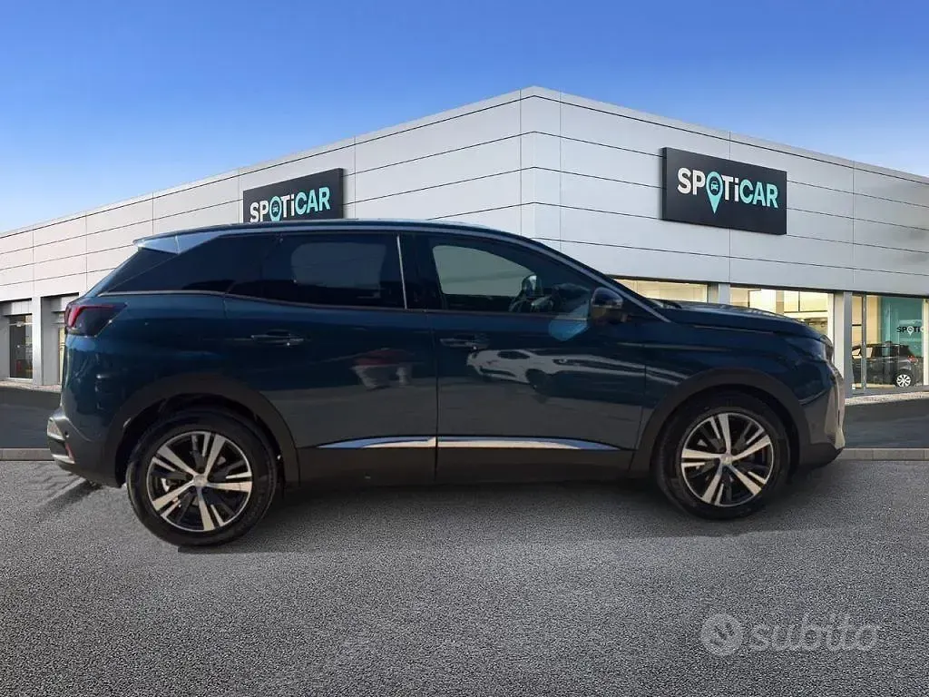 Usata Peugeot 3008 Allure 131 CV (96 kW) 2023 Blu SUV