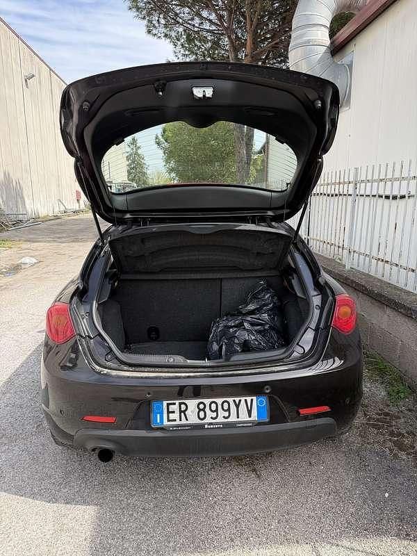 Usata Alfa Romeo Giulietta 107 CV (78 kW) 2013 Utilitaria