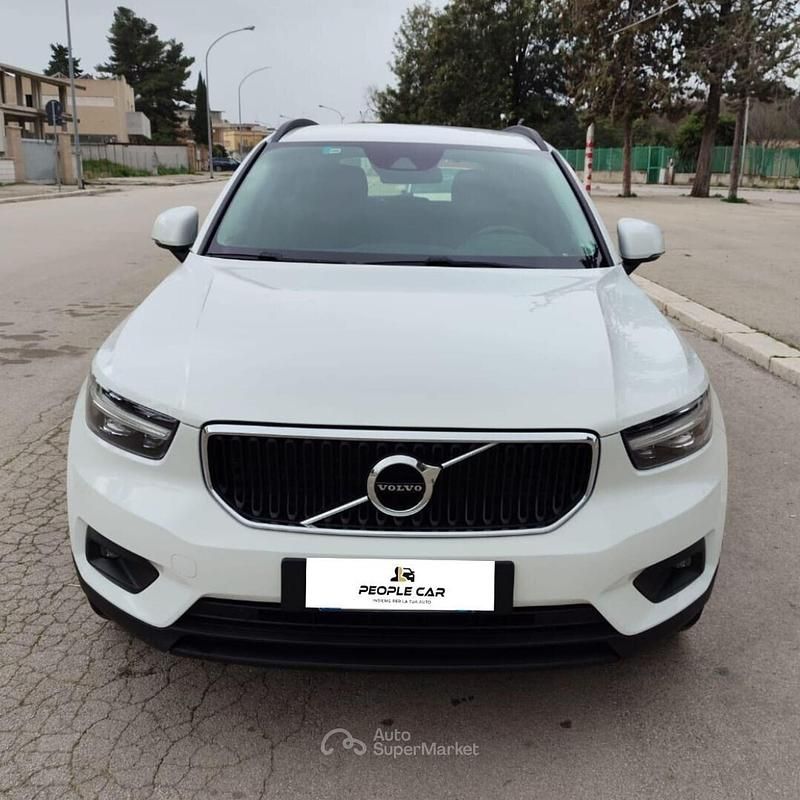 Usata Volvo XC40 Momentum 190 CV (139 kW) 2018 Bianco SUV