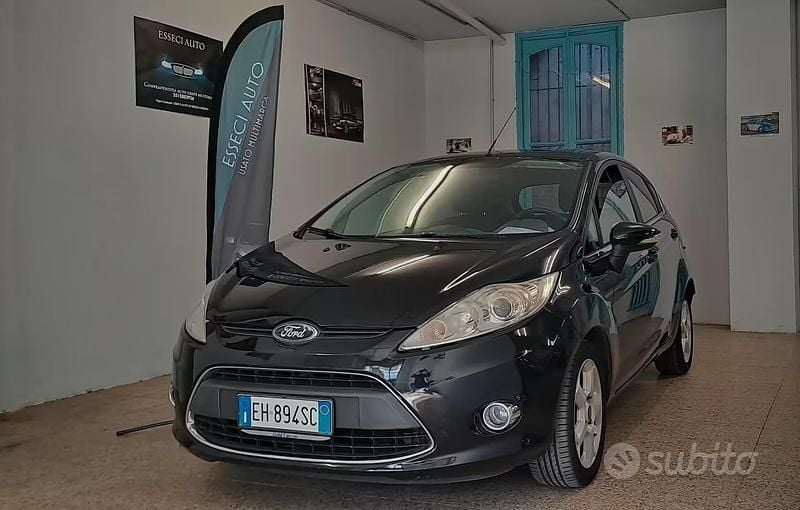 Usata Ford Fiesta 95 CV (69 kW) 2011 Nero Utilitaria