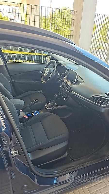 Usata Fiat Tipo Business 120 CV (88 kW) 2018 Blu Station wagon