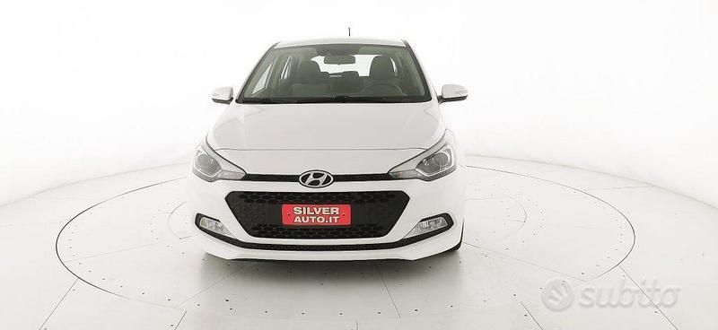 Usata Hyundai i20 GO! 75 CV (55 kW) 2016 Bianco Berlina