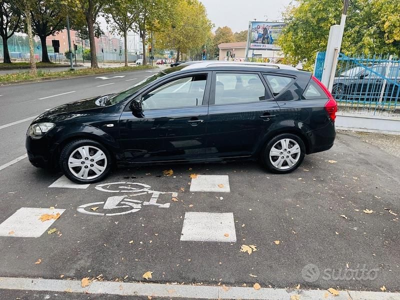 Usata Kia Ceed Sportswagon EX 90 CV (66 kW) 2011 Nero Station wagon