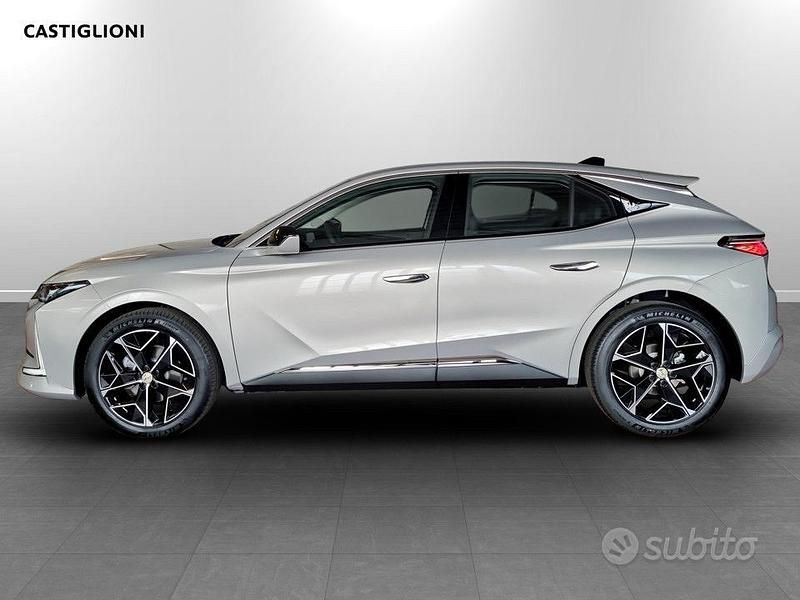 Nouvelle DS Automobiles DS4 131 ch (96 kW) 2025 Gris SUV