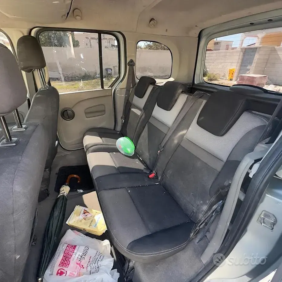 Usata Renault Kangoo 106 CV (77 kW) 2009 Grigio Monovolume