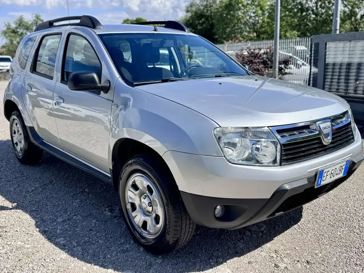 Usata Dacia Duster 105 CV (77 kW) 2011 Argento SUV