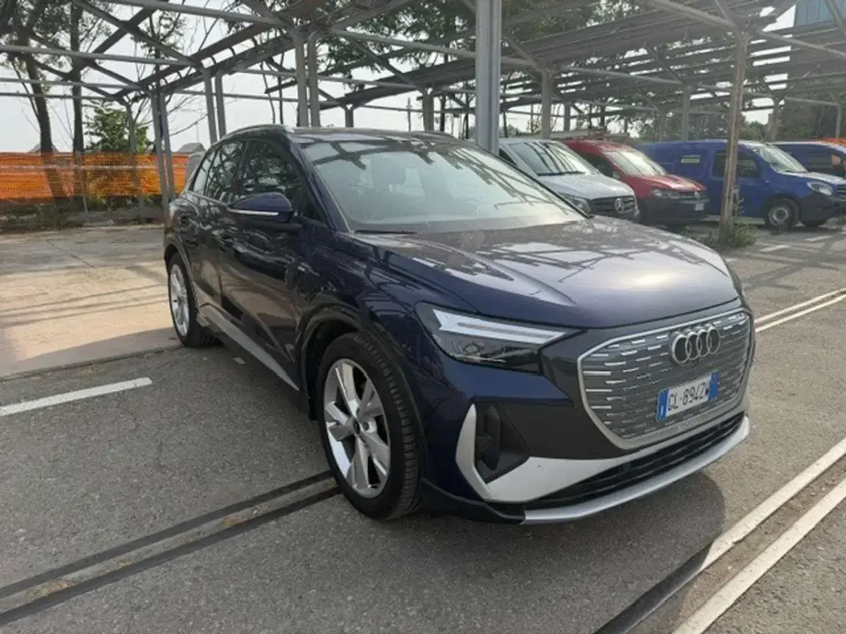 Usata Audi Q4 e-tron Ambiente 69 kW (95 CV) 2022 Blu/azzurro SUV
