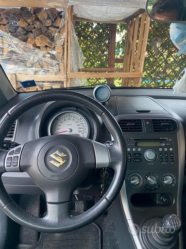 Usata Suzuki Splash 65 CV (47 kW) 2009 Grigio Utilitaria