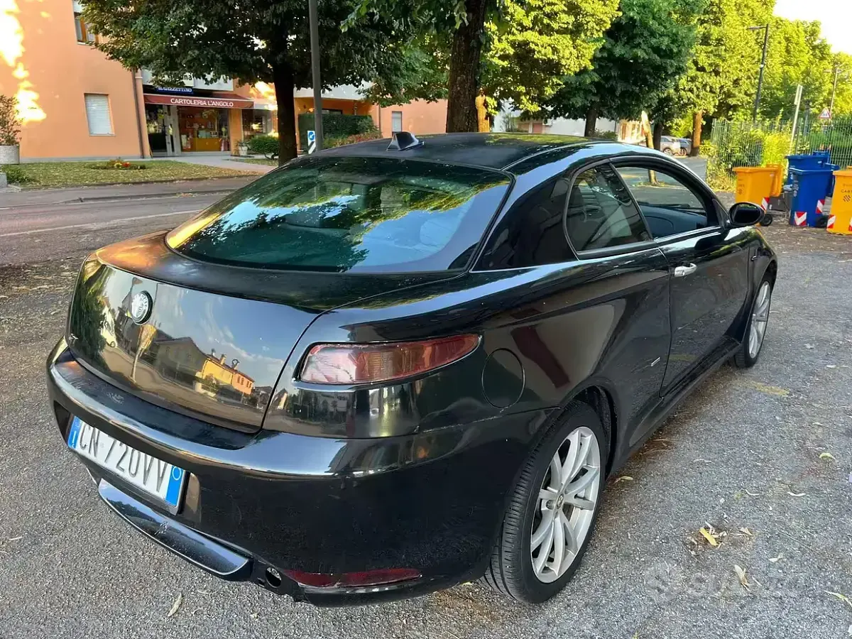 Usata Alfa Romeo GT 150 CV (110 kW) 2004 Nero Coupé