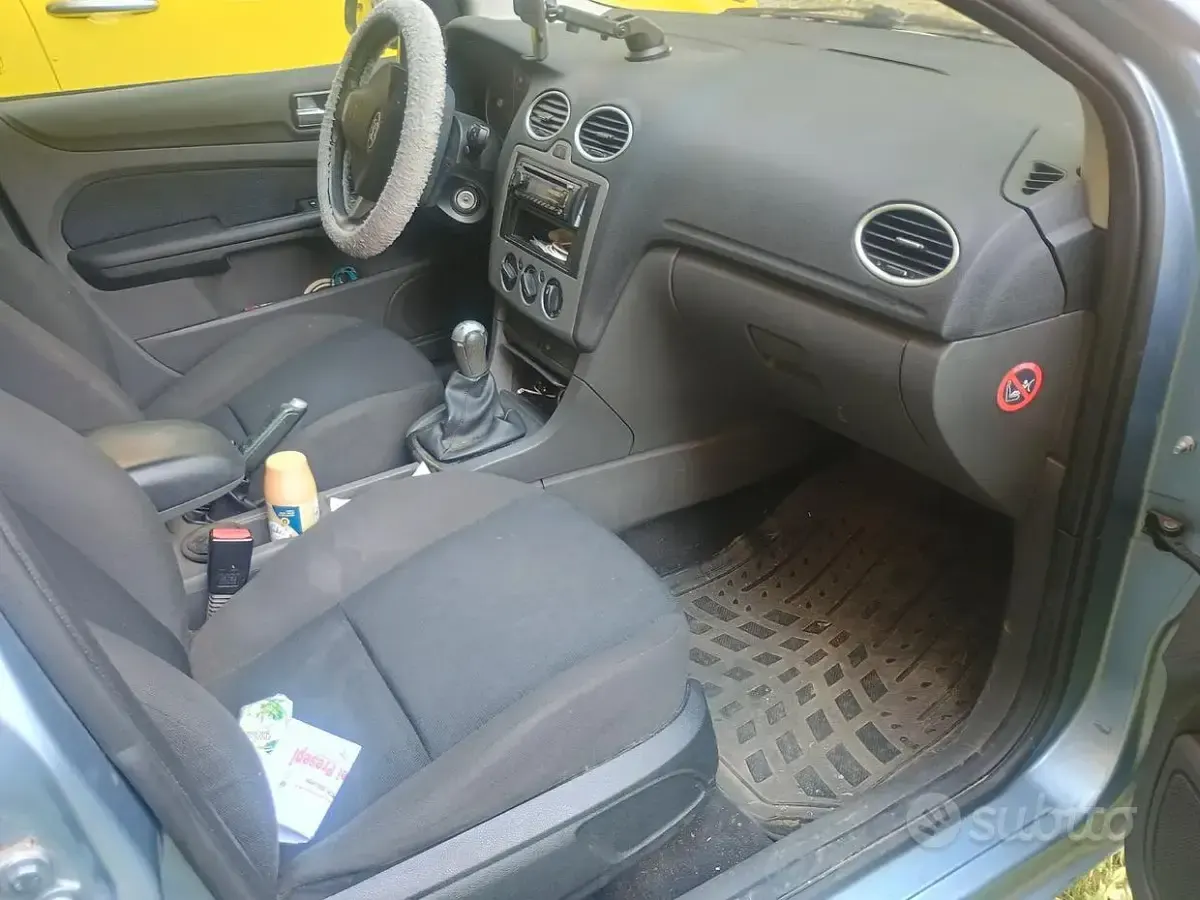 Usata Ford Focus 90 CV (66 kW) 2006 Blu Station wagon
