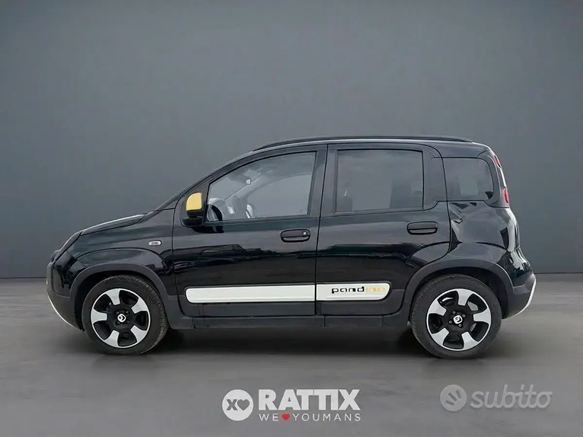 Usata Fiat Panda Cross Cross 69 CV (50 kW) 2025 Nero cinema pastello Utilitaria