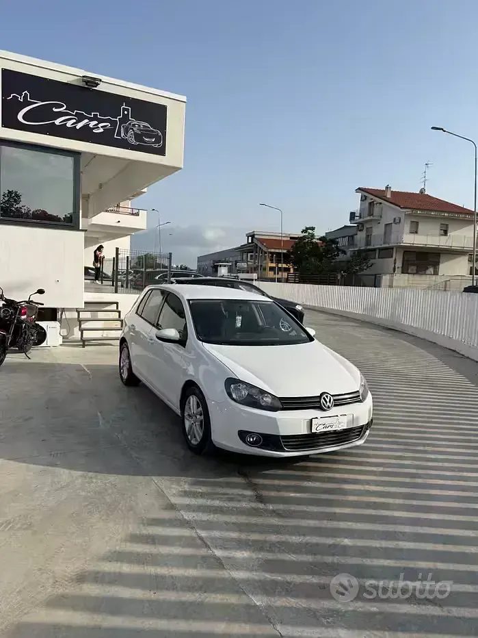 Usata VW Golf VI Highline 102 CV (75 kW) 2011 Berlina